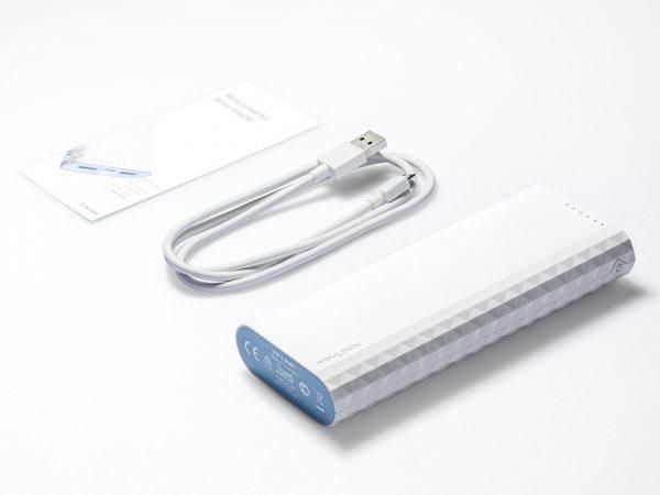 TP-LINK 15600 mAh 2 порта USB 2.0 с фонариком White (TL-PB15600)